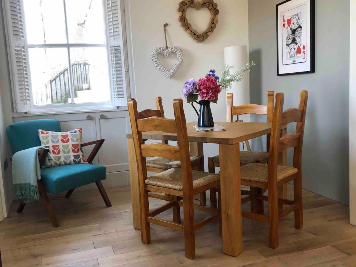 Beautiful Coastal Cottage In 피텐윔 외부 사진